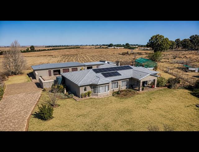 22,502M² FARM FOR SALE IN MOOILANDE